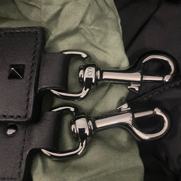 Valentino Garavani VLTN Camouflage-print Holdall Bag - Picture 9 of 12